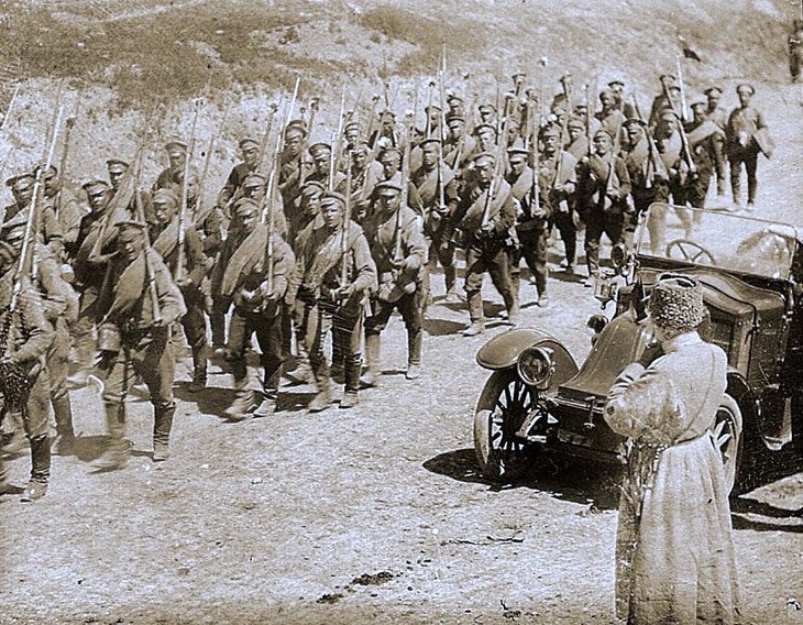 Генерал Пржевальский М.А. Маршевая колонна. Кавказский фронт. 1916 год -сайт.jpg